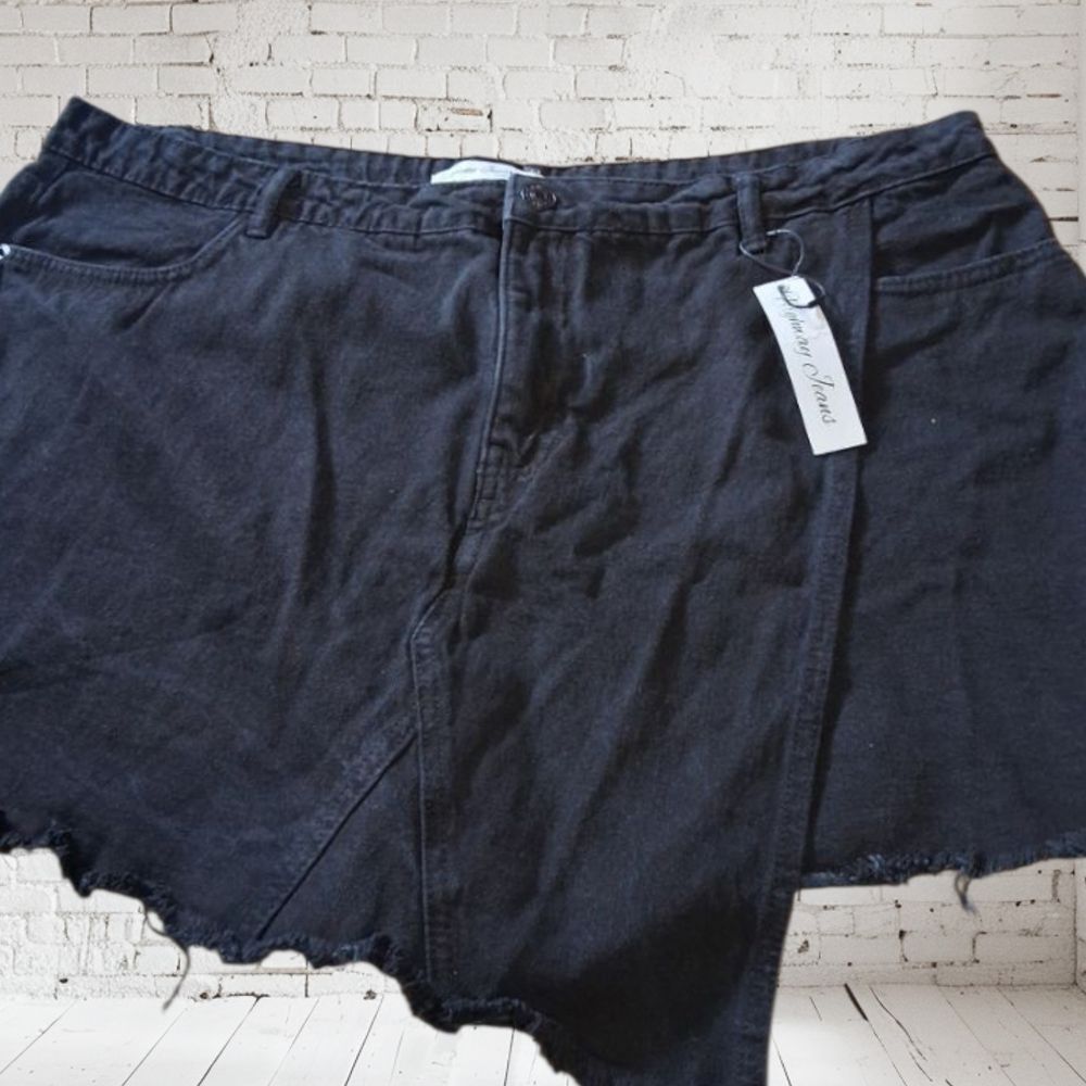 Highway Jeans Womens Skort Size 20W Black Denim Distressed Raw Hem Cotton New - Picture 2 of 7
